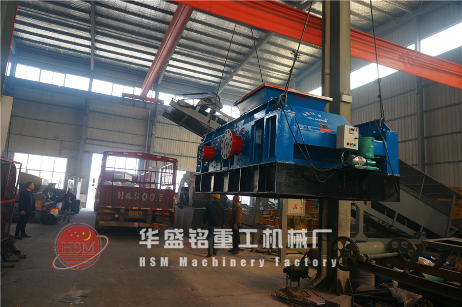 2PGC1080石油焦破碎機發往湖北襄陽