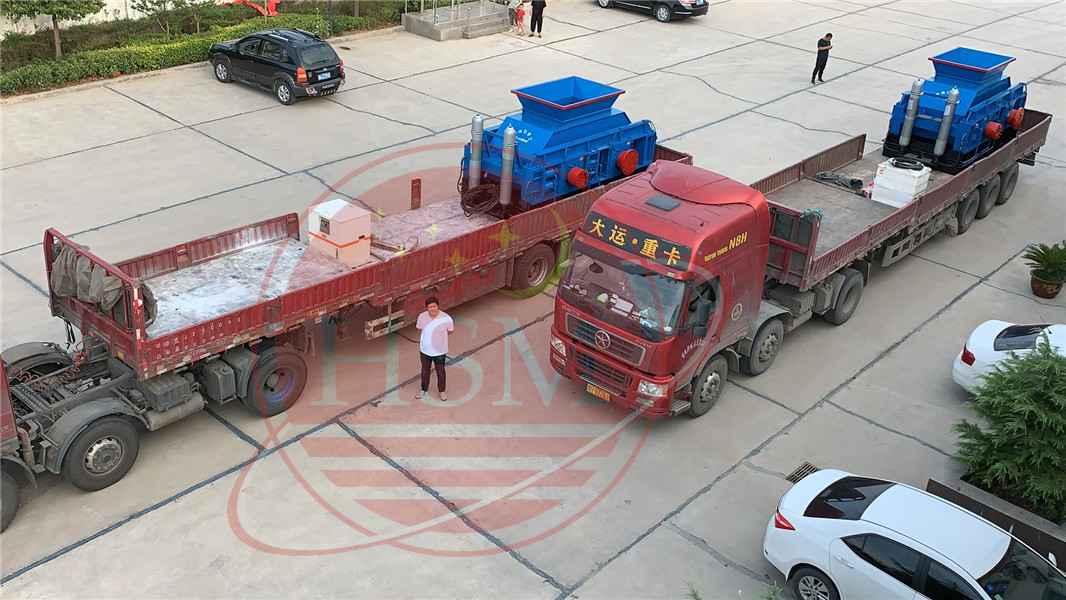 大型液壓對輥破碎機(jī)